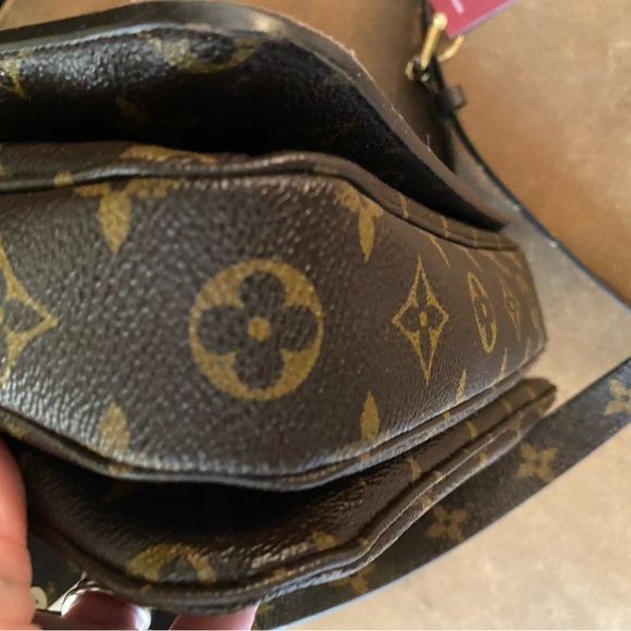 LOUIS VUITTON CROSSBODY BAG - Picture 10 of 16